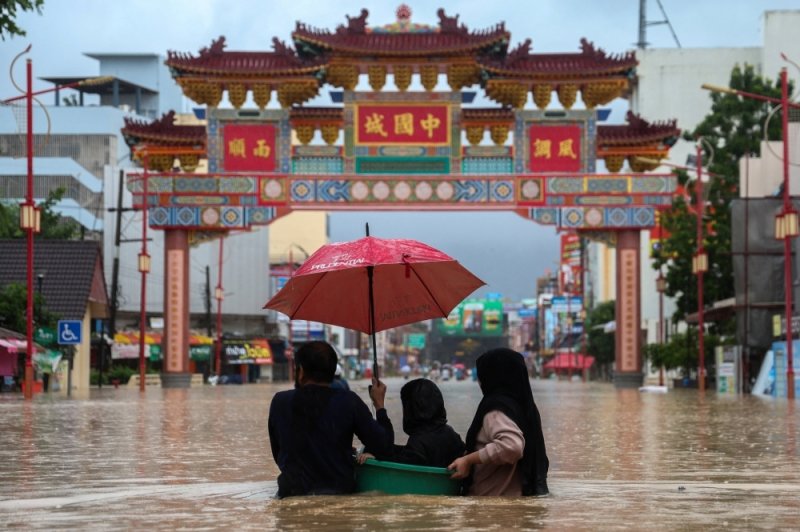 Floods affect nearly 11,000 people across Malaysia
