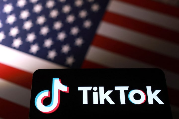 Senator presses Trump for answers on TikTok divestiture plan 