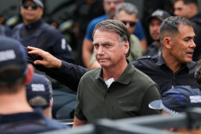 Bolsonaro starts 27-year prison sentence for Brazilian coup attempt