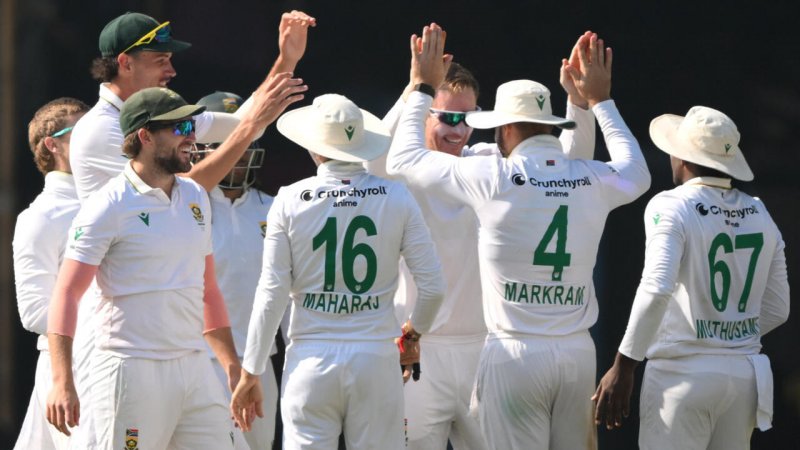 India struggles at 90-5 as South Africa eye 2-0 Test sweep