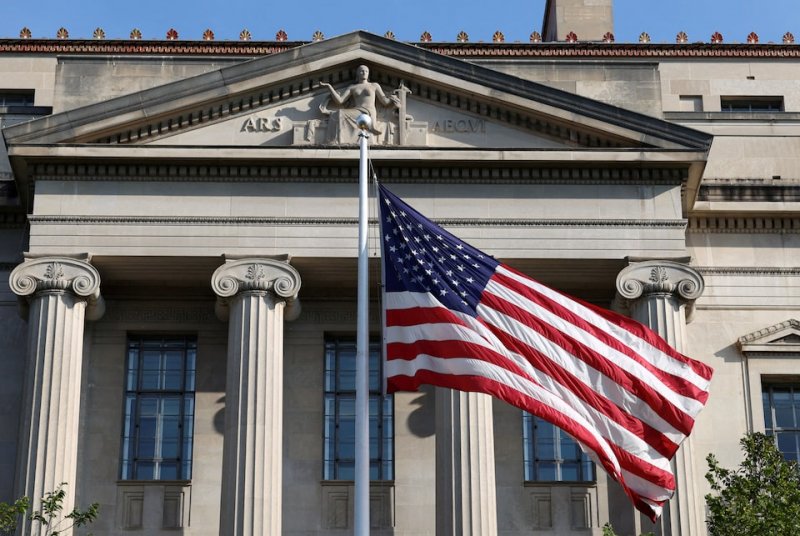 FBI probes Democrats over video on military orders 