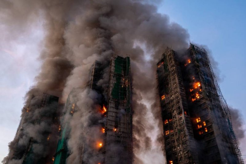 Hundreds missing in deadly Hong Kong high-rise fire