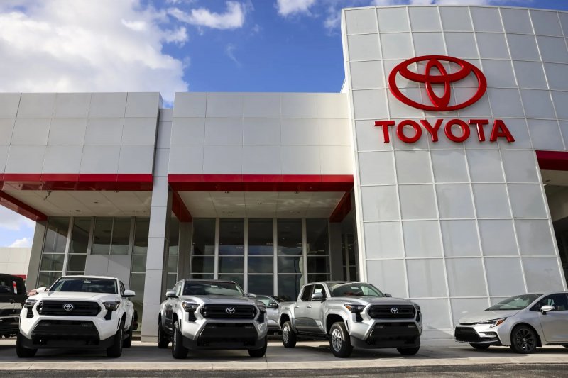 Toyota sees global output rise in October