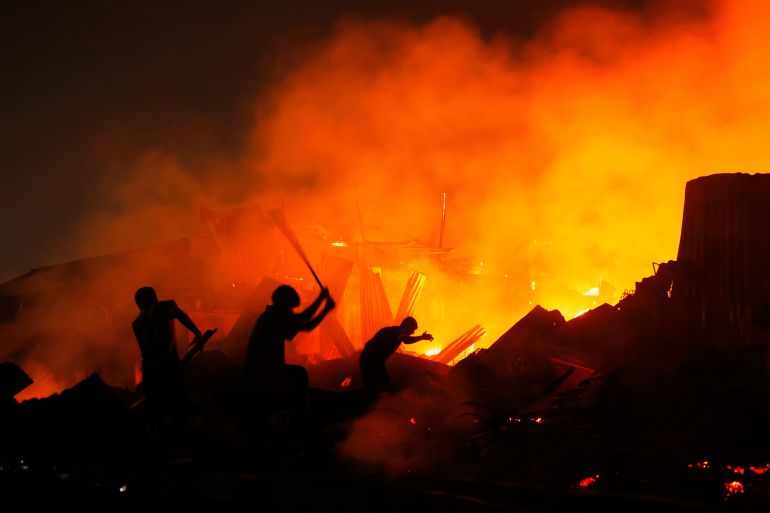 Fire destroys thousands of homes in Dhaka shantytown 