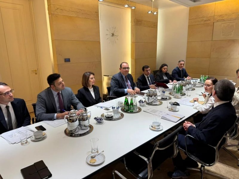 Azerbaijan, Poland engage in consular discussions