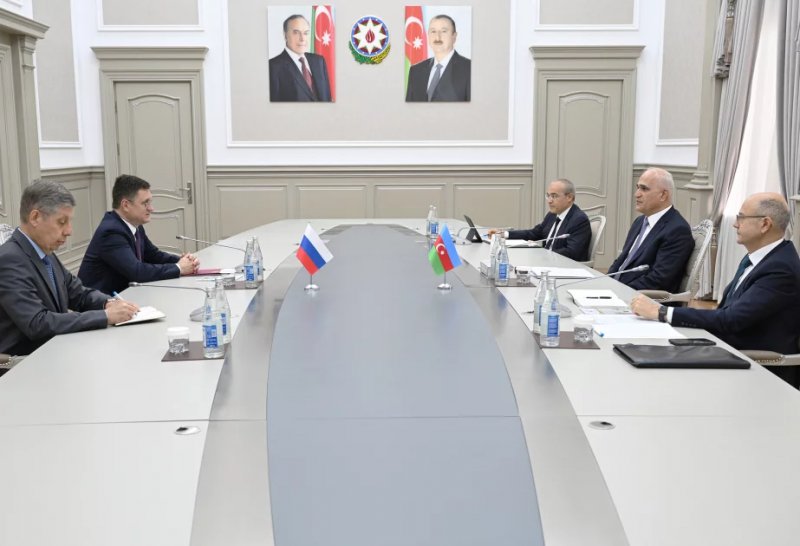 Azerbaijan, Russia review prospects for enhanced economic, energy cooperation