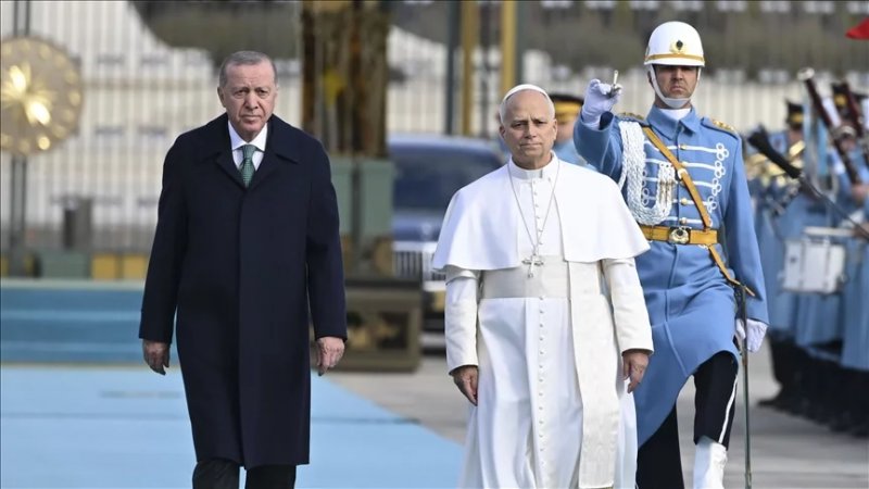 Erdogan welcomes Pope Leo XIV in Ankara