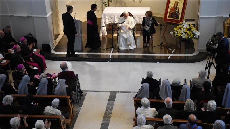 Pope Leo XIV visits French Poorhouse during Türkiye visit