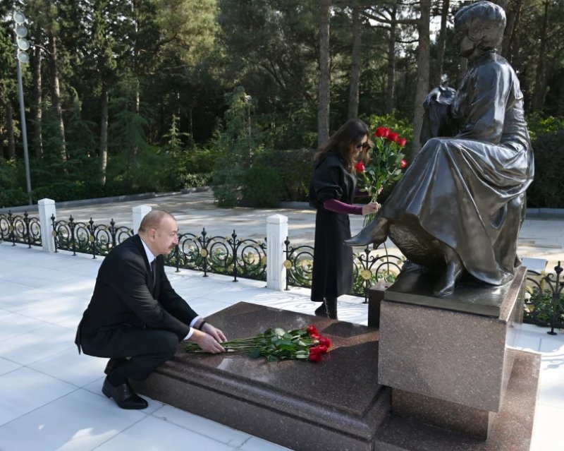 News about - President Aliyev, First Lady pay tribute to national leader on Victory Day