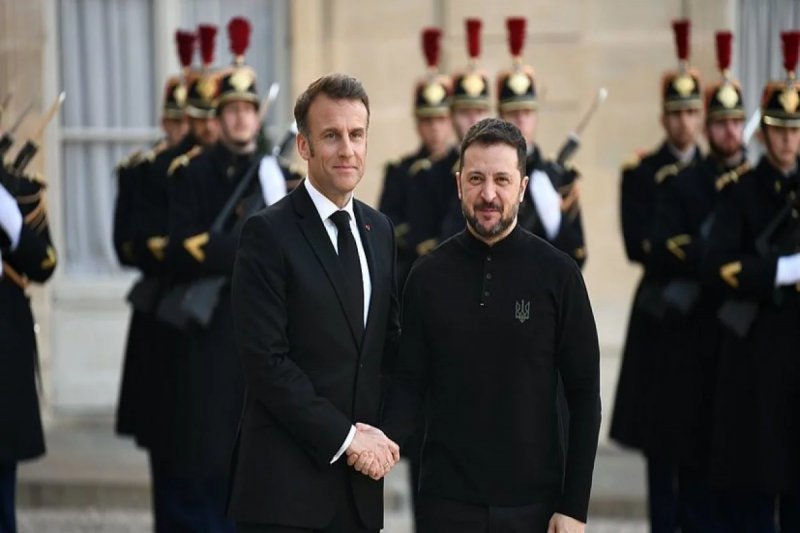 Zelensky to meet Macron in Paris Monday, French president’s office says