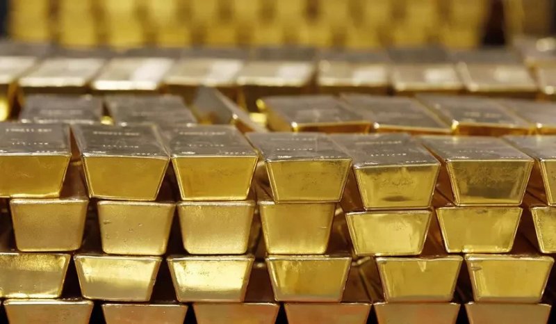 French town council allows man to keep gold worth $800,000 found when digging for swimming pool 