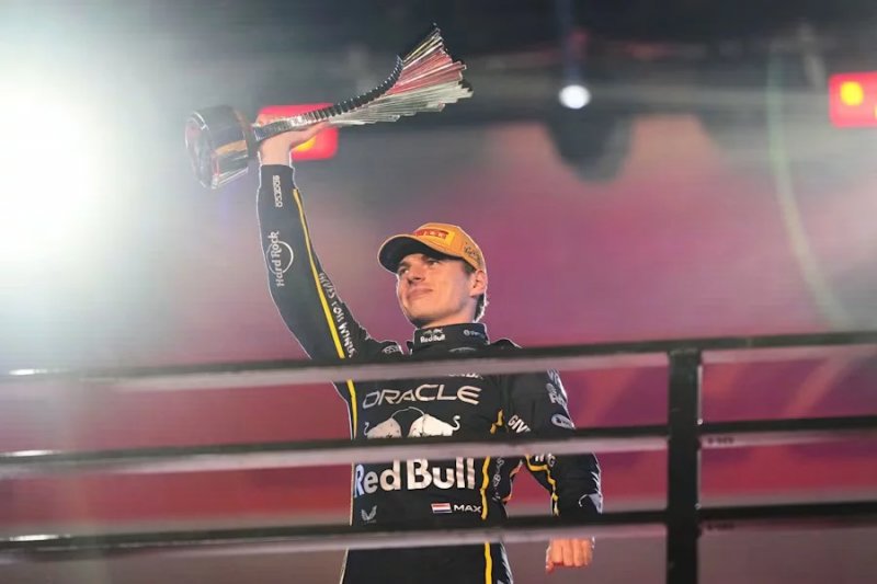 Max Verstappen wins Las Vegas Grand Prix, closes the F1 points gap