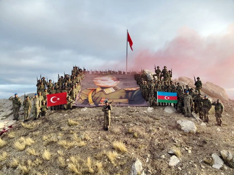 Azerbaijani, Turkish forces complete mountain commando course in Isparta