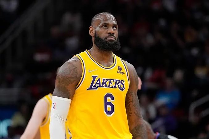 LeBron James nears Lakers return after G League practice