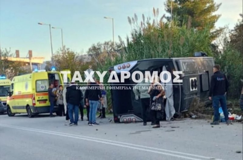 13 injured as tourist bus overturns in central Greece