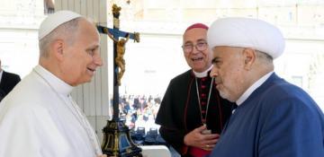 Azerbaijan’s chief cleric meets Pope Leo XIV, extends invitation to visit