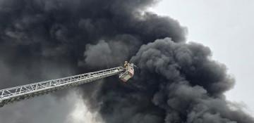 Explosion at New Mexico oil refinery injures several, sends thick smoke over city -  VIDEO 