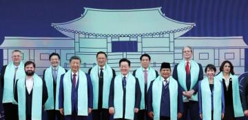 APEC leaders pledge inclusive trade in joint declaration