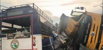 At least 24 dead in bus-truck collision in India’s Telangana -  VIDEO 