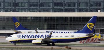 Ryanair’s half-year profit tops forecasts, lifts passenger outlook