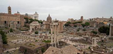 Part of medieval tower near Colosseum collapses during renovation -  VIDEO 