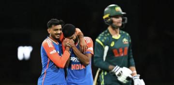 India crush Australia by 48 runs to lead T20 series 2-1