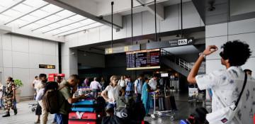 Flights delayed at Delhi airport due to technical glitch