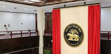 India’s forex reserves dip for second week; gold holdings down sharply