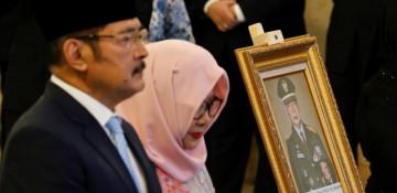 Indonesia grants national hero status to former president Suharto despite protests