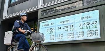 Tokyo stocks extend gains amid weaker yen 