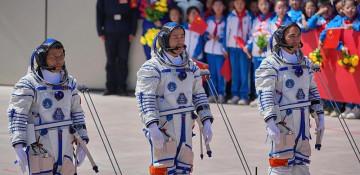 Chinese astronauts to return to Earth after delay