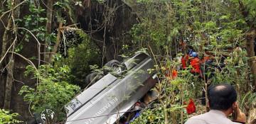 Five Chinese tourists killed in minibus accident in Bali