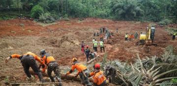 Landslides in Indonesia's Central Java kill two, leave dozens missing -   VIDEO 