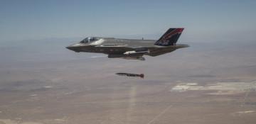 US tests B61-12 nuclear bomb drops from F-35A fighter -  VIDEO 