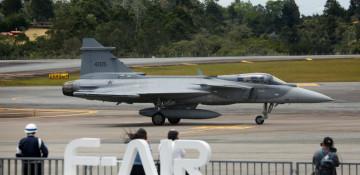 Colombia’s Petro signs $4.3b deal for 17 Swedish fighter jets amid regional tensions 