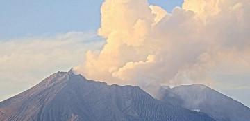 Japan's Sakurajima volcano erupts, sending ash high over Kagoshima -  VIDEO 