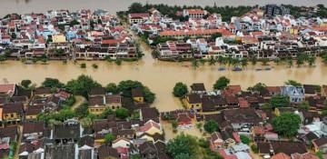 Vietnam landslides, flooding kill 10 