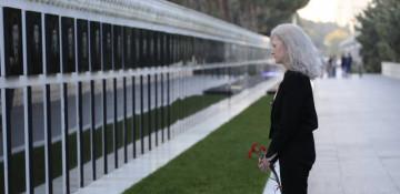 US under secretary of state pays tribute to Azerbaijani martyrs
