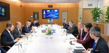 Azerbaijani economy minister holds talks in Israel on expanding ties