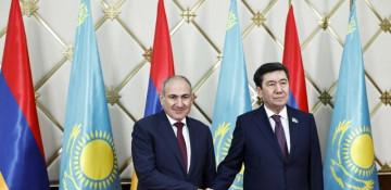 Armenian PM discusses regional issues, bilateral ties in Astana