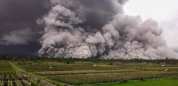 Indonesia's Mount Semeru erupts again 