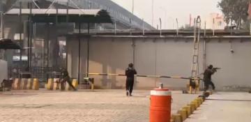 Gunmen, suicide bombers attack paramilitary HQ in Pakistan’s Peshawar 