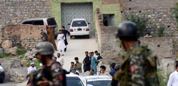 Suicide bombers kill at least 3 at Pakistan paramilitary headquarters