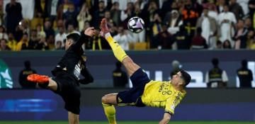 Cristiano Ronaldo, 40, scores stunning bicycle kick -  VIDEO 
