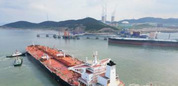 U.S. gas prices near 4-year low ahead of Thanksgiving travel surge 