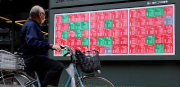 Global stocks rally on rising chances of fed rate cut; dollar steady 