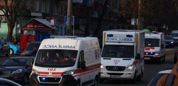 Russian strike on Kyiv kills 2, injures several 