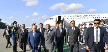 Pakistan’s prime minister arrives in Azerbaijan
