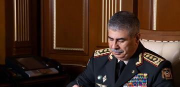 Azerbaijan’s defense chief condoles with Türkiye after plane crash