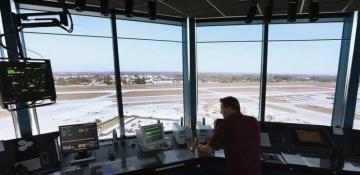 US flight risks rise amid air traffic controller shortage from shutdown